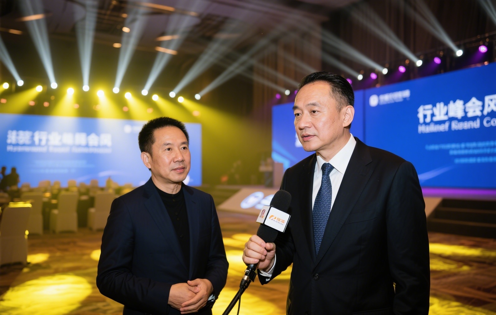 特斯拉狂想曲：当电动汽车巨头，真的开始铸造自己的稳定币